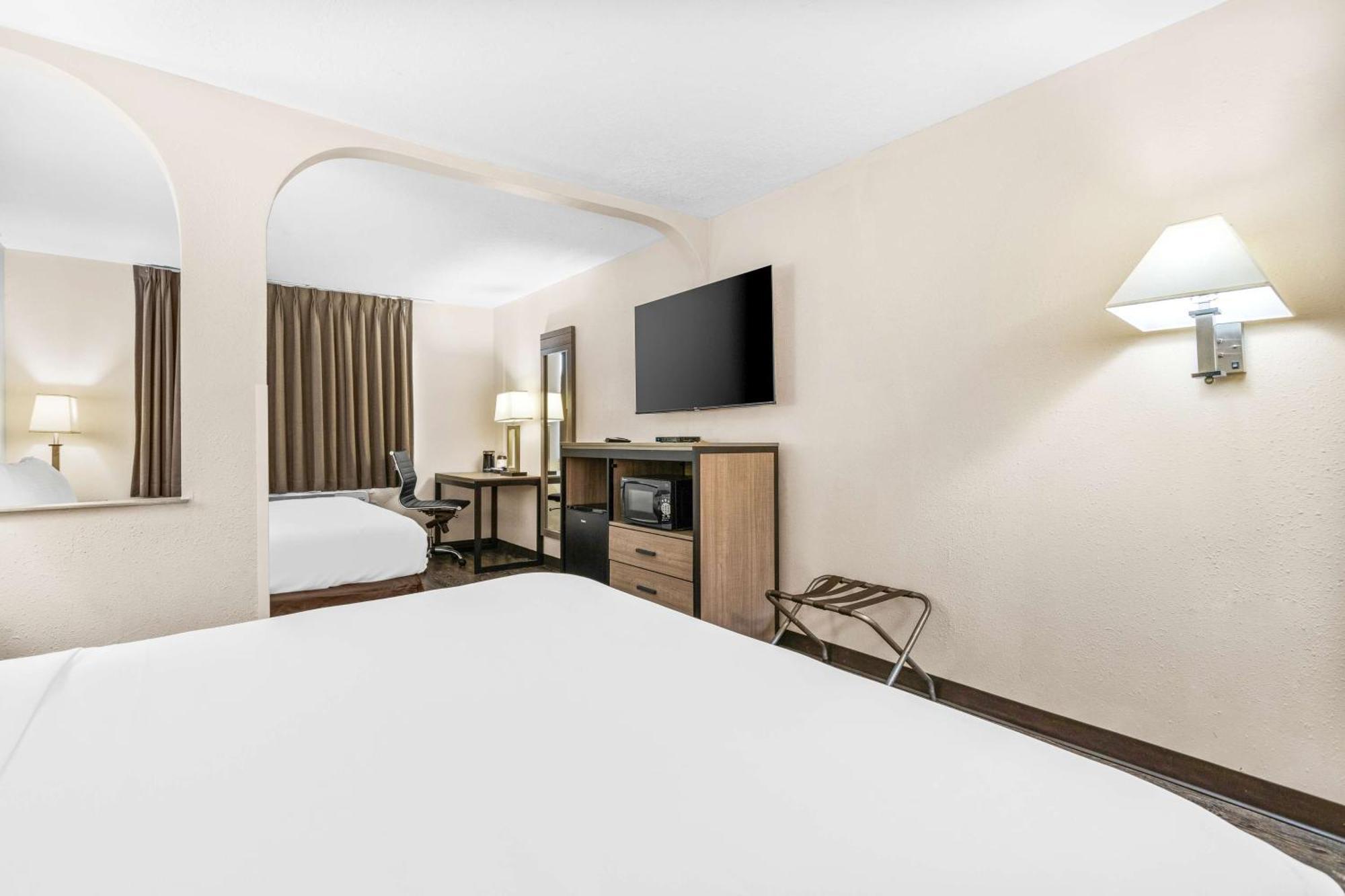 Surestay By Western Midtown Hotel